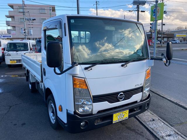 アトラストラック 4WD 5速マニュアル 3.0ディーゼルターボ 1.4t積 左電格ミラー ミラーヒーター スチールデッキ タイヤサイズ205/65R16 車両総重量3555kg 新普通免許で乗れます 136753km(3枚目)