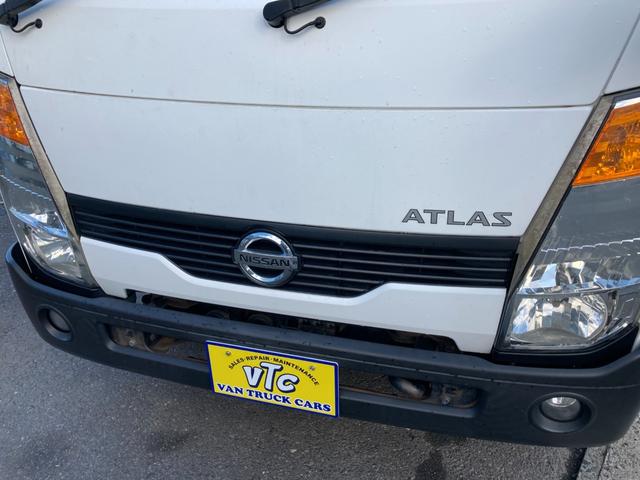アトラストラック 4WD 5速マニュアル 3.0ディーゼルターボ 1.4t積 左電格ミラー ミラーヒーター スチールデッキ タイヤサイズ205/65R16 車両総重量3555kg 新普通免許で乗れます 136753km(5枚目)