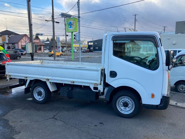 アトラストラック 4WD 5速マニュアル 3.0ディーゼルターボ 1.4t積 左電格ミラー ミラーヒーター スチールデッキ タイヤサイズ205/65R16 車両総重量3555kg 新普通免許で乗れます 136753km(11枚目)