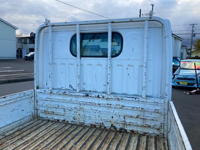 アトラストラック 4WD 5速マニュアル 3.0ディーゼルターボ 1.4t積 左電格ミラー ミラーヒーター スチールデッキ タイヤサイズ205/65R16 車両総重量3555kg 新普通免許で乗れます 136753km(19枚目)