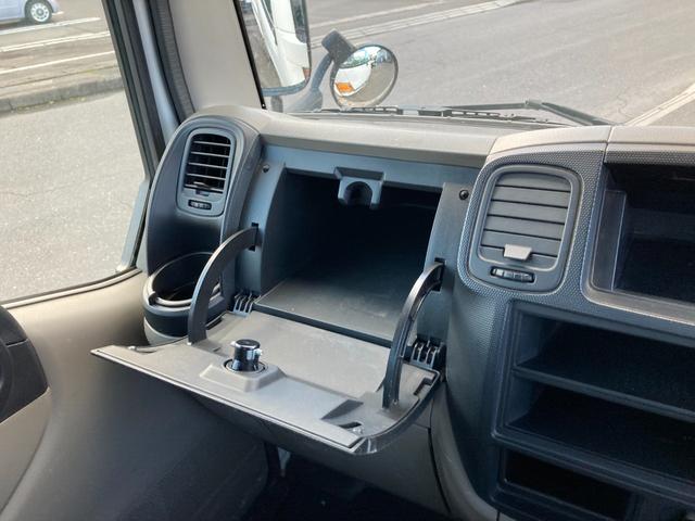 アトラストラック 4WD 5速マニュアル 3.0ディーゼルターボ 1.4t積 左電格ミラー ミラーヒーター スチールデッキ タイヤサイズ205/65R16 車両総重量3555kg 新普通免許で乗れます 136753km(22枚目)