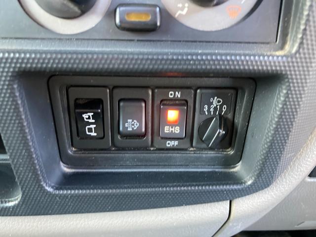 アトラストラック 4WD 5速マニュアル 3.0ディーゼルターボ 1.4t積 左電格ミラー ミラーヒーター スチールデッキ タイヤサイズ205/65R16 車両総重量3555kg 新普通免許で乗れます 136753km(28枚目)