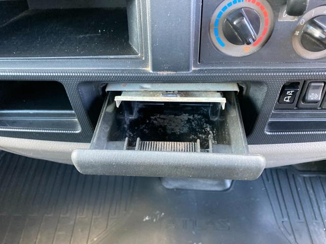 アトラストラック 4WD 5速マニュアル 3.0ディーゼルターボ 1.4t積 左電格ミラー ミラーヒーター スチールデッキ タイヤサイズ205/65R16 車両総重量3555kg 新普通免許で乗れます 136753km(29枚目)