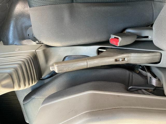 アトラストラック 4WD 5速マニュアル 3.0ディーゼルターボ 1.4t積 左電格ミラー ミラーヒーター スチールデッキ タイヤサイズ205/65R16 車両総重量3555kg 新普通免許で乗れます 136753km(32枚目)