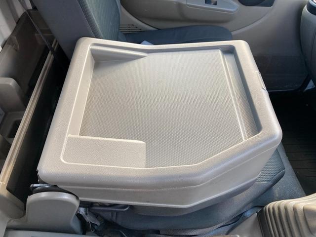 アトラストラック 4WD 5速マニュアル 3.0ディーゼルターボ 1.4t積 左電格ミラー ミラーヒーター スチールデッキ タイヤサイズ205/65R16 車両総重量3555kg 新普通免許で乗れます 136753km(33枚目)