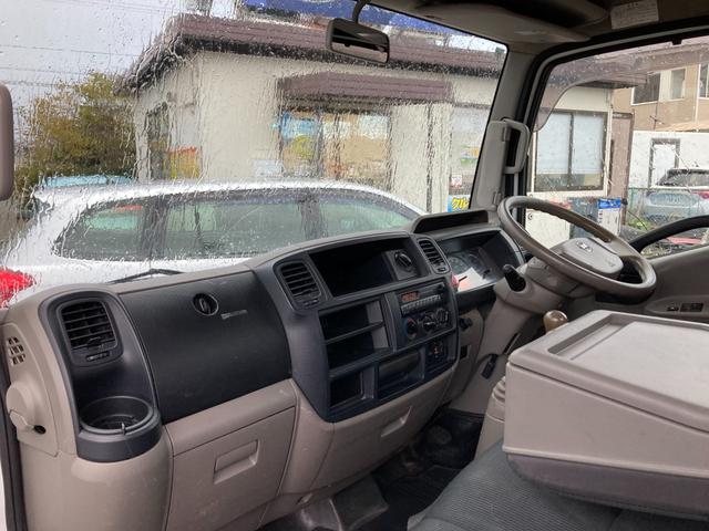 アトラストラック 4WD 5速マニュアル 3.0ディーゼルターボ 1.4t積 左電格ミラー ミラーヒーター スチールデッキ タイヤサイズ205/65R16 車両総重量3555kg 新普通免許で乗れます 136753km(45枚目)