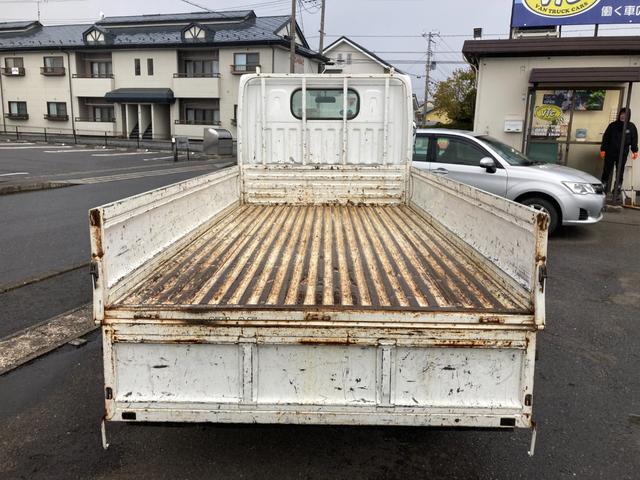 アトラストラック 4WD 5速マニュアル 3.0ディーゼルターボ 1.4t積 左電格ミラー ミラーヒーター スチールデッキ タイヤサイズ205/65R16 車両総重量3555kg 新普通免許で乗れます 136753km(48枚目)