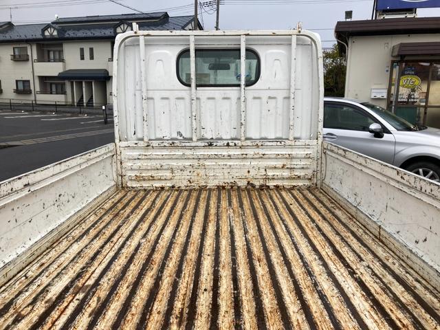 アトラストラック 4WD 5速マニュアル 3.0ディーゼルターボ 1.4t積 左電格ミラー ミラーヒーター スチールデッキ タイヤサイズ205/65R16 車両総重量3555kg 新普通免許で乗れます 136753km(53枚目)