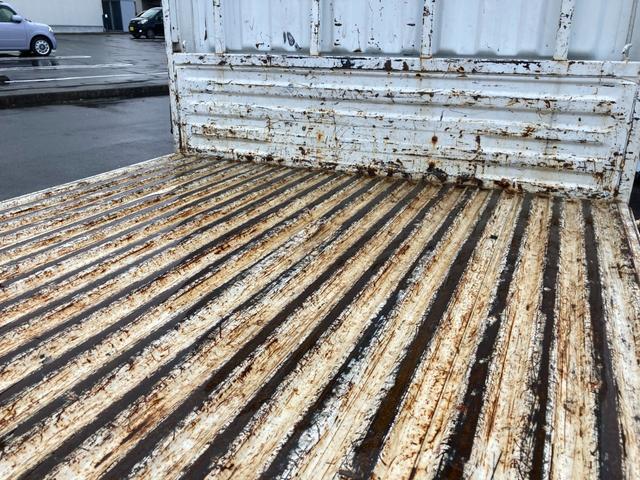 アトラストラック 4WD 5速マニュアル 3.0ディーゼルターボ 1.4t積 左電格ミラー ミラーヒーター スチールデッキ タイヤサイズ205/65R16 車両総重量3555kg 新普通免許で乗れます 136753km(56枚目)