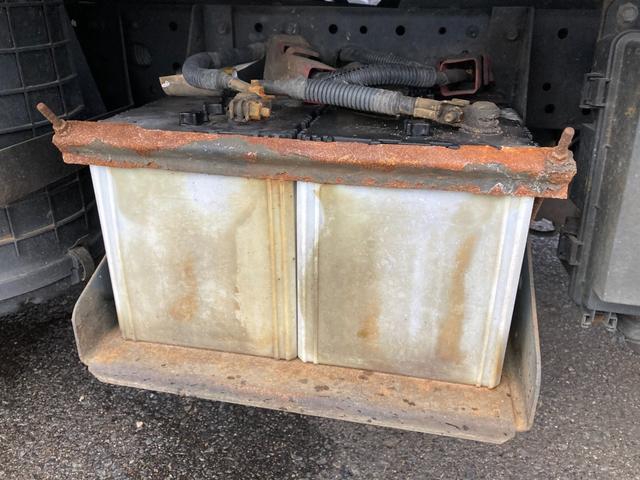 アトラストラック 4WD 5速マニュアル 3.0ディーゼルターボ 1.4t積 左電格ミラー ミラーヒーター スチールデッキ タイヤサイズ205/65R16 車両総重量3555kg 新普通免許で乗れます 136753km(59枚目)