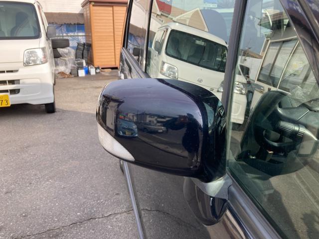 ライフ ディーバ　４ＷＤ　オートマチック　ＨＩＤヘッドライト　スマートキー　ナビ　ＴＶ　バックカメラ　ＥＴＣ　社外アルミ　オートエアコン　パワステ　エアコン　エアバック　パワーウィンドウ　走行中ＴＶ見れます　軽四（9枚目）