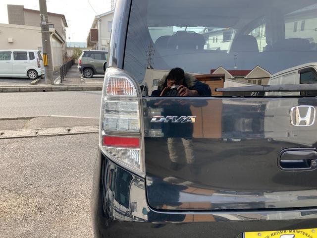 ライフ ディーバ　４ＷＤ　オートマチック　ＨＩＤヘッドライト　スマートキー　ナビ　ＴＶ　バックカメラ　ＥＴＣ　社外アルミ　オートエアコン　パワステ　エアコン　エアバック　パワーウィンドウ　走行中ＴＶ見れます　軽四（16枚目）