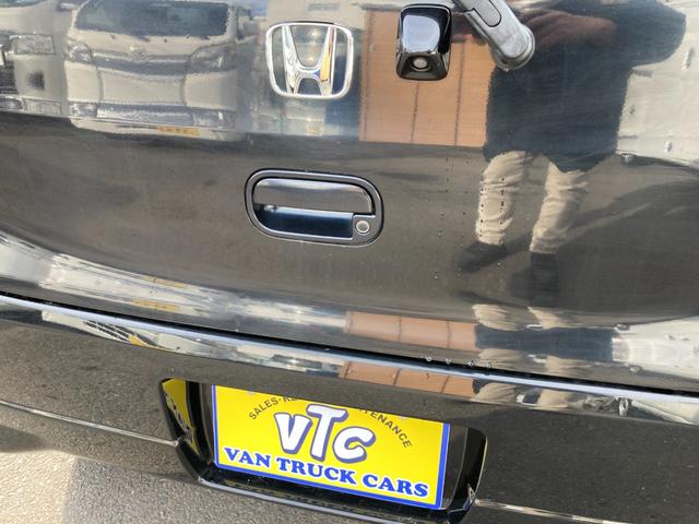 ライフ ディーバ　４ＷＤ　オートマチック　ＨＩＤヘッドライト　スマートキー　ナビ　ＴＶ　バックカメラ　ＥＴＣ　社外アルミ　オートエアコン　パワステ　エアコン　エアバック　パワーウィンドウ　走行中ＴＶ見れます　軽四（17枚目）