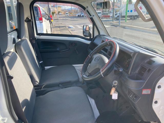 ハイゼットトラック ローダンプ 電動式 三方開 4WD フロアオートマチック LEDヘッドライト ゲートプロテクター ラジオデッキ パワステ 運転席・助手席エアバック タイヤサイズ145R12-6PR 軽トラ 39295km(24枚目)