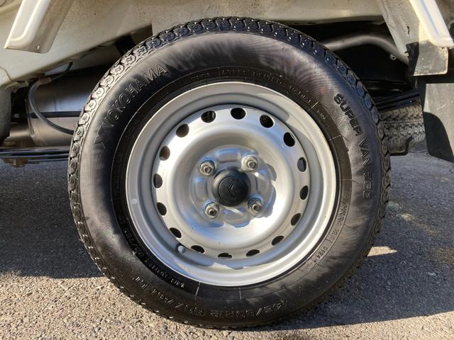 ハイゼットトラック ローダンプ 電動式 三方開 4WD フロアオートマチック LEDヘッドライト ゲートプロテクター ラジオデッキ パワステ 運転席・助手席エアバック タイヤサイズ145R12-6PR 軽トラ 39295km(68枚目)