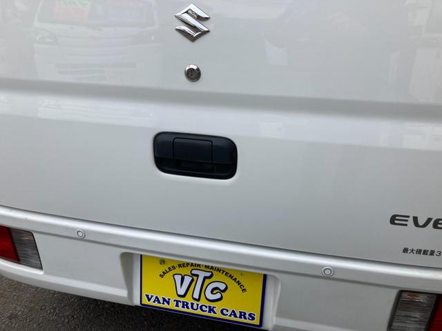 エブリイ ＰＡリミテッド　４ＷＤ　オートマチック　両側スライドドア　デュアルカメラブレーキサポート　障害物センサー　車線逸脱警報　横滑り防止装置　キーレス　ラジオ　タイヤサイズ１４５Ｒ１２－６ＰＲ　軽バン　１０９６７７ｋｍ（15枚目）
