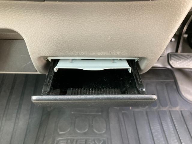 エブリイ ＰＡリミテッド　４ＷＤ　オートマチック　両側スライドドア　デュアルカメラブレーキサポート　障害物センサー　車線逸脱警報　横滑り防止装置　キーレス　ラジオ　タイヤサイズ１４５Ｒ１２－６ＰＲ　軽バン　１０９６７７ｋｍ（25枚目）