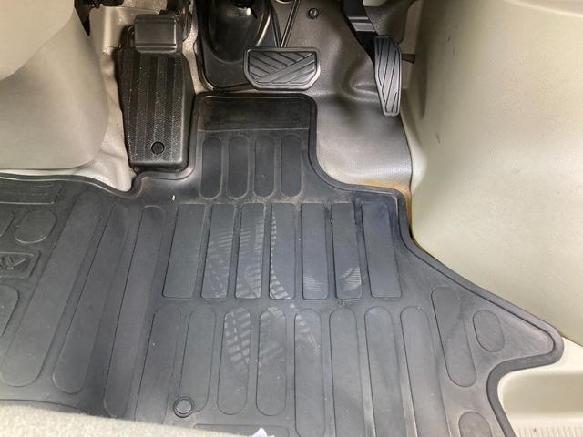 エブリイ ＰＡリミテッド　４ＷＤ　オートマチック　両側スライドドア　デュアルカメラブレーキサポート　障害物センサー　車線逸脱警報　横滑り防止装置　キーレス　ラジオ　タイヤサイズ１４５Ｒ１２－６ＰＲ　軽バン　１０９６７７ｋｍ（30枚目）