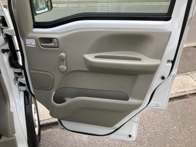 エブリイ ＰＡリミテッド　４ＷＤ　オートマチック　両側スライドドア　デュアルカメラブレーキサポート　障害物センサー　車線逸脱警報　横滑り防止装置　キーレス　ラジオ　タイヤサイズ１４５Ｒ１２－６ＰＲ　軽バン　１０９６７７ｋｍ（35枚目）