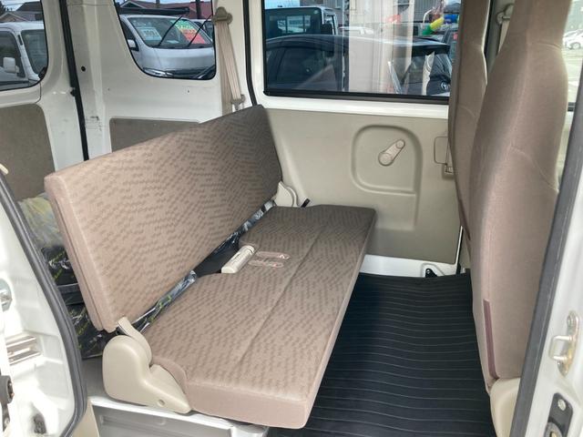 エブリイ ＰＡリミテッド　４ＷＤ　オートマチック　両側スライドドア　デュアルカメラブレーキサポート　障害物センサー　車線逸脱警報　横滑り防止装置　キーレス　ラジオ　タイヤサイズ１４５Ｒ１２－６ＰＲ　軽バン　１０９６７７ｋｍ（37枚目）