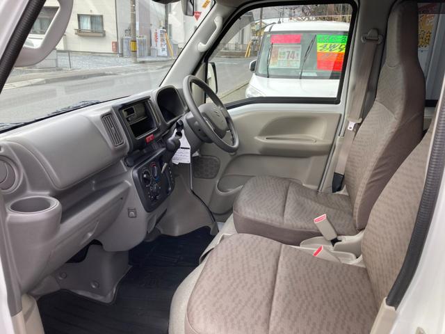 エブリイ ＰＡリミテッド　４ＷＤ　オートマチック　両側スライドドア　デュアルカメラブレーキサポート　障害物センサー　車線逸脱警報　横滑り防止装置　キーレス　ラジオ　タイヤサイズ１４５Ｒ１２－６ＰＲ　軽バン　１０９６７７ｋｍ（42枚目）