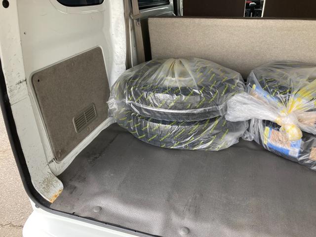 エブリイ ＰＡリミテッド　４ＷＤ　オートマチック　両側スライドドア　デュアルカメラブレーキサポート　障害物センサー　車線逸脱警報　横滑り防止装置　キーレス　ラジオ　タイヤサイズ１４５Ｒ１２－６ＰＲ　軽バン　１０９６７７ｋｍ（53枚目）