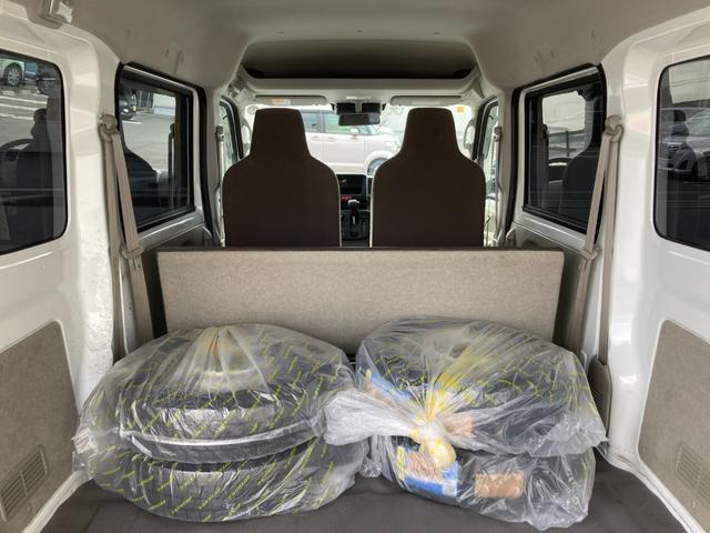 エブリイ ＰＡリミテッド　４ＷＤ　オートマチック　両側スライドドア　デュアルカメラブレーキサポート　障害物センサー　車線逸脱警報　横滑り防止装置　キーレス　ラジオ　タイヤサイズ１４５Ｒ１２－６ＰＲ　軽バン　１０９６７７ｋｍ（55枚目）