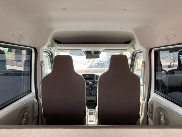 エブリイ ＰＡリミテッド　４ＷＤ　オートマチック　両側スライドドア　デュアルカメラブレーキサポート　障害物センサー　車線逸脱警報　横滑り防止装置　キーレス　ラジオ　タイヤサイズ１４５Ｒ１２－６ＰＲ　軽バン　１０９６７７ｋｍ（56枚目）