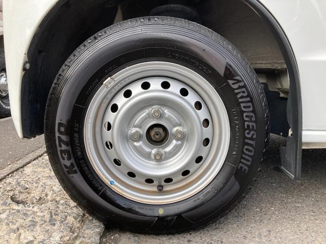 エブリイ ＰＡリミテッド　４ＷＤ　オートマチック　両側スライドドア　デュアルカメラブレーキサポート　障害物センサー　車線逸脱警報　横滑り防止装置　キーレス　ラジオ　タイヤサイズ１４５Ｒ１２－６ＰＲ　軽バン　１０９６７７ｋｍ（62枚目）