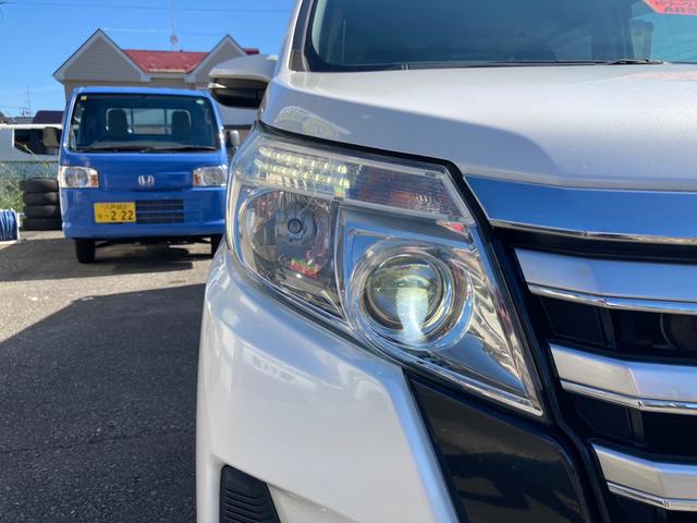 ノア Ｓｉ　４ＷＤ　ＣＶＴ　ワンオーナー　スマートキー　左パワースライドドア　ＬＥＤヘッドライト　アイドリングストップ　ナビ　ＴＶフルセグ　ＤＶＤ再生　Ｂｌｕｅｔｏｏｔｈ　ＥＴＣ　バックカメラ　エンスタ　横滑り（7枚目）