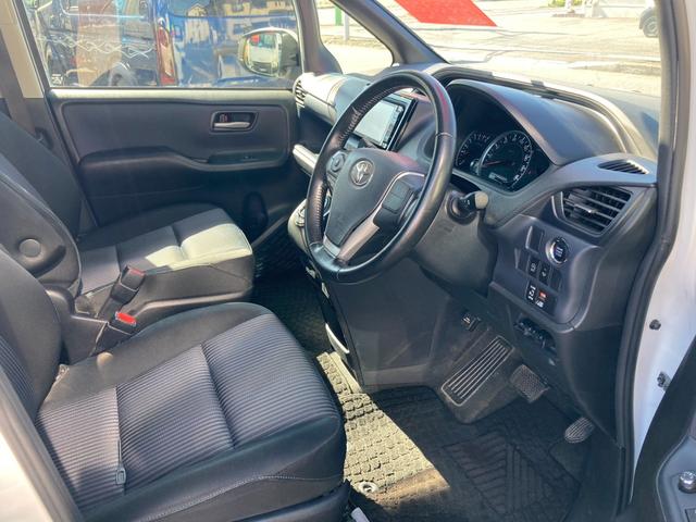 ノア Ｓｉ　４ＷＤ　ＣＶＴ　ワンオーナー　スマートキー　左パワースライドドア　ＬＥＤヘッドライト　アイドリングストップ　ナビ　ＴＶフルセグ　ＤＶＤ再生　Ｂｌｕｅｔｏｏｔｈ　ＥＴＣ　バックカメラ　エンスタ　横滑り（16枚目）