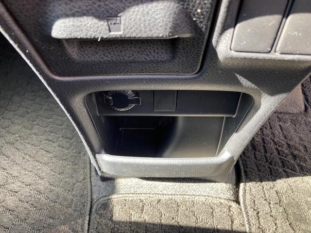 ノア Ｓｉ　４ＷＤ　ＣＶＴ　ワンオーナー　スマートキー　左パワースライドドア　ＬＥＤヘッドライト　アイドリングストップ　ナビ　ＴＶフルセグ　ＤＶＤ再生　Ｂｌｕｅｔｏｏｔｈ　ＥＴＣ　バックカメラ　エンスタ　横滑り（23枚目）