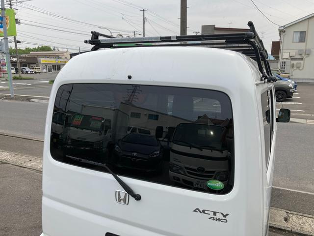 アクティバン ＳＤＸ　４ＷＤ　オートマチック　ルーフキャリア付き　両側スライドドア　キーレスエントリー　リヤスモークフィルム　パワステ　エアコン　エアバック　ラジオデッキ　タイヤサイズ１４５Ｒ１２－６ＰＲ　１０３５３０ｋｍ（18枚目）