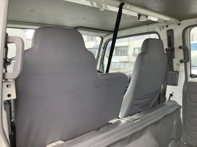 エルフトラック Ｗキャブ　４ＷＤ　５速マニュアル　３．１ディーゼル　リヤヒーター　前方ドラレコ　後輪ダブル　運転席エアバック　パワステ　エアコン　パワーウィンドウ　ラジオデッキ　荷台床鉄板　三方開　６人乗り　１２８９２３ｋｍ（44枚目）