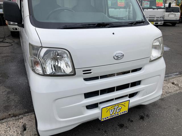 ハイゼットカーゴ 　中温冷凍バン　ハイルーフ　４ＷＤ　オートマチック　デンソー製　－７℃設定　両側スライドドア　キーレスエントリー　パワステ　エアコン　エアバック　取説　保証書　スペアキー有り　軽バン　９４４３５ｋｍ（4枚目）