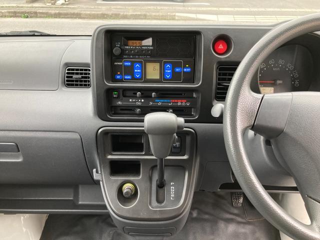 ハイゼットカーゴ 　中温冷凍バン　ハイルーフ　４ＷＤ　オートマチック　デンソー製　－７℃設定　両側スライドドア　キーレスエントリー　パワステ　エアコン　エアバック　取説　保証書　スペアキー有り　軽バン　９４４３５ｋｍ（23枚目）