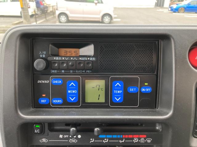 ハイゼットカーゴ 　中温冷凍バン　ハイルーフ　４ＷＤ　オートマチック　デンソー製　－７℃設定　両側スライドドア　キーレスエントリー　パワステ　エアコン　エアバック　取説　保証書　スペアキー有り　軽バン　９４４３５ｋｍ（24枚目）