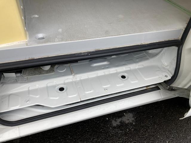 ハイゼットカーゴ 　中温冷凍バン　ハイルーフ　４ＷＤ　オートマチック　デンソー製　－７℃設定　両側スライドドア　キーレスエントリー　パワステ　エアコン　エアバック　取説　保証書　スペアキー有り　軽バン　９４４３５ｋｍ（45枚目）