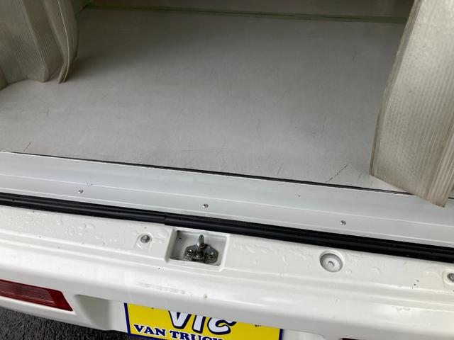 ハイゼットカーゴ 　中温冷凍バン　ハイルーフ　４ＷＤ　オートマチック　デンソー製　－７℃設定　両側スライドドア　キーレスエントリー　パワステ　エアコン　エアバック　取説　保証書　スペアキー有り　軽バン　９４４３５ｋｍ（56枚目）