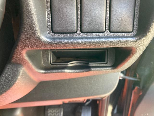 ハイエースバン スーパーＧＬ　４ＷＤ　オートマチック　ディーゼルターボ　両側スライドドア　キーレス　社外ナビ　ＴＶフルセグ　ＤＶＤ　Ｂｌｕｅｔｏｏｔｈ　バックカメラ　前方ドラレコ　ＥＴＣ　ＡＣ１００Ｖ　リヤヒーター　タイベル交換済（36枚目）