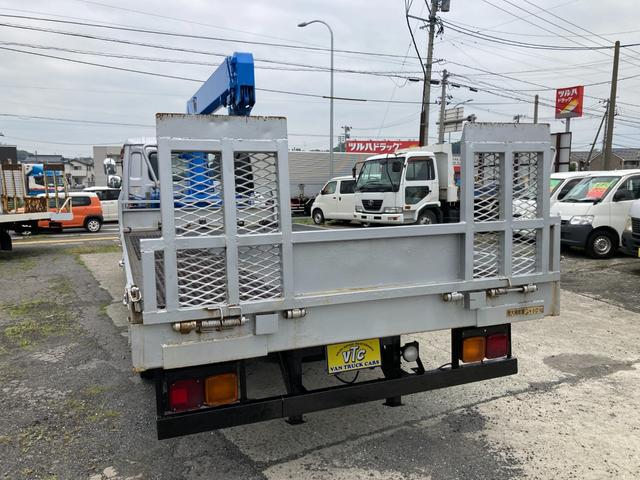 コンドル 　タダノ３段クレーン付きセーフティーローダー　６速ＭＴ　ＺＲ３０３　フックイン　ウインチ　フォグランプ　積載量２４００ｋｇ　荷台内寸５６６０×２２２０　タイヤサイズ２２５／８０Ｒ１７．５　４ｔセキサイ（12枚目）