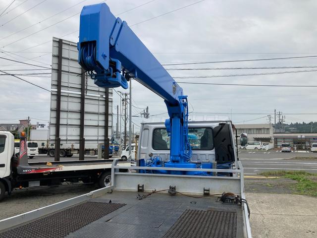コンドル 　タダノ３段クレーン付きセーフティーローダー　６速ＭＴ　ＺＲ３０３　フックイン　ウインチ　フォグランプ　積載量２４００ｋｇ　荷台内寸５６６０×２２２０　タイヤサイズ２２５／８０Ｒ１７．５　４ｔセキサイ（18枚目）