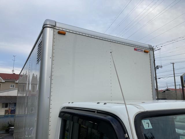 キャンター 　パブコパネルバン　新明和パワーゲート　４ＷＤ　ＡＴ　ディーゼルターボ　荷台内寸４３００・１７６０・２０７０　アルミ縞鋼板　ラッシングレール２段　バックモニター　フォグ　左電格ミラー　３７４６４７ｋｍ（12枚目）