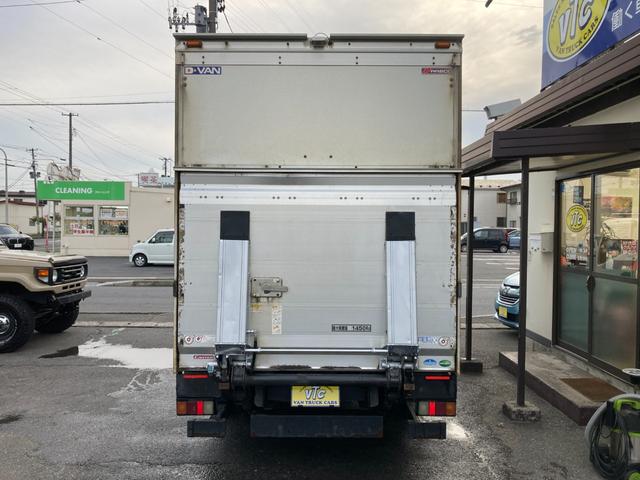 キャンター 　パブコパネルバン　新明和パワーゲート　４ＷＤ　ＡＴ　ディーゼルターボ　荷台内寸４３００・１７６０・２０７０　アルミ縞鋼板　ラッシングレール２段　バックモニター　フォグ　左電格ミラー　３７４６４７ｋｍ（15枚目）