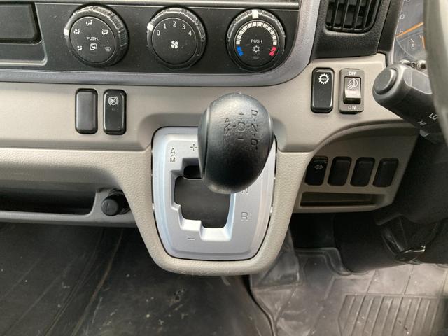 キャンター 　パブコパネルバン　新明和パワーゲート　４ＷＤ　ＡＴ　ディーゼルターボ　荷台内寸４３００・１７６０・２０７０　アルミ縞鋼板　ラッシングレール２段　バックモニター　フォグ　左電格ミラー　３７４６４７ｋｍ（30枚目）