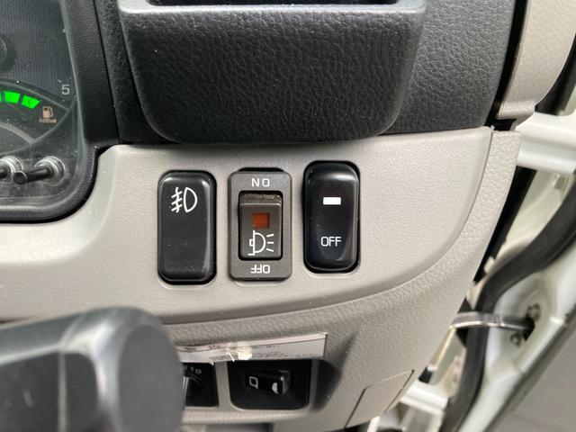 キャンター 　パブコパネルバン　新明和パワーゲート　４ＷＤ　ＡＴ　ディーゼルターボ　荷台内寸４３００・１７６０・２０７０　アルミ縞鋼板　ラッシングレール２段　バックモニター　フォグ　左電格ミラー　３７４６４７ｋｍ（34枚目）
