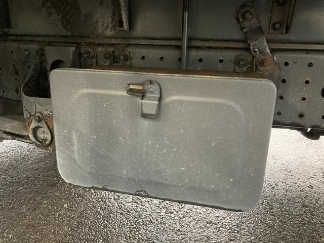 キャンター 　パブコパネルバン　新明和パワーゲート　４ＷＤ　ＡＴ　ディーゼルターボ　荷台内寸４３００・１７６０・２０７０　アルミ縞鋼板　ラッシングレール２段　バックモニター　フォグ　左電格ミラー　３７４６４７ｋｍ（50枚目）
