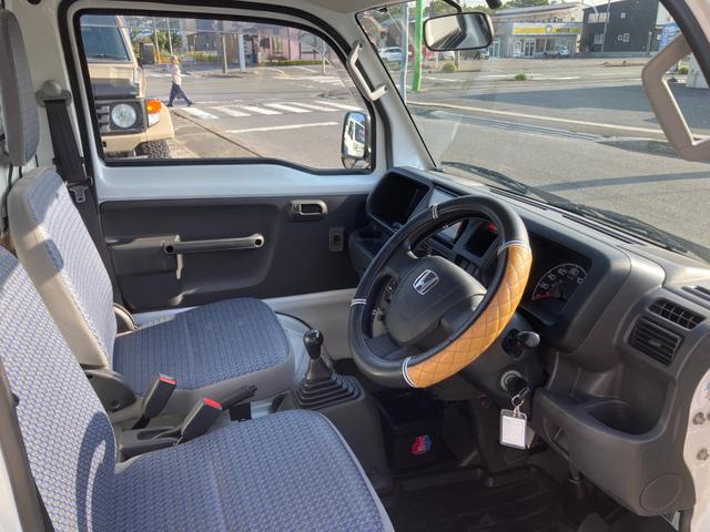アクティトラック ＳＤＸ　４ＷＤ　５速ＭＴ　ＬＥＤヘッドライト　オートゲージタコメーター　社外マフラー　ナビ　Ｂｌｕｅｔｏｏｔｈ　ＥＴＣ　キーレス　パワーウィンドウ　作業灯　荷台ゴムマッド　ゲートプロテクター　ゲートチェーン（19枚目）