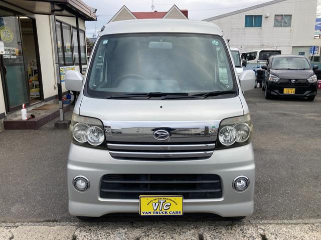 アトレーワゴン カスタムターボＲＳ　４ＷＤ　オートマチック　両側スライドドア　ターボ　ＨＩＤヘッドライト　ＬＥＤフォグ　キーレスエントリー　電動格納ミラー　パワーウィンドウ　社外１３インチアルミ　サイドシル穴有り　１２８８０１ｋｍ（2枚目）