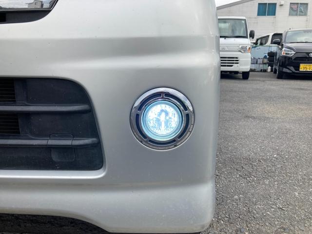 アトレーワゴン カスタムターボＲＳ　４ＷＤ　オートマチック　両側スライドドア　ターボ　ＨＩＤヘッドライト　ＬＥＤフォグ　キーレスエントリー　電動格納ミラー　パワーウィンドウ　社外１３インチアルミ　サイドシル穴有り　１２８８０１ｋｍ（10枚目）